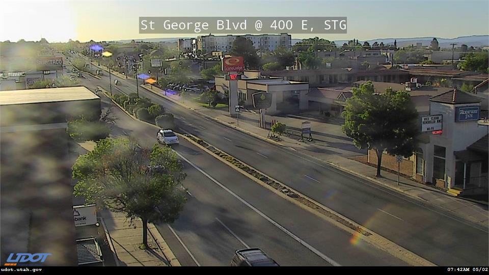 Traffic Cam St George Blvd SR 34 @ 400 E STG