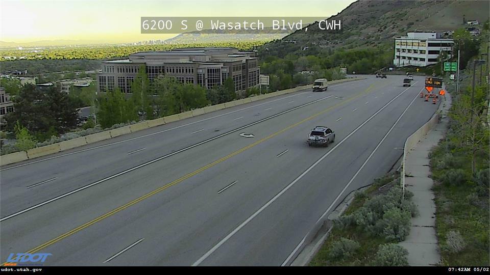 Traffic Cam 6200 S Wasatch Blvd SR 190 @ Wasatch Blvd Millrock Dr CWH