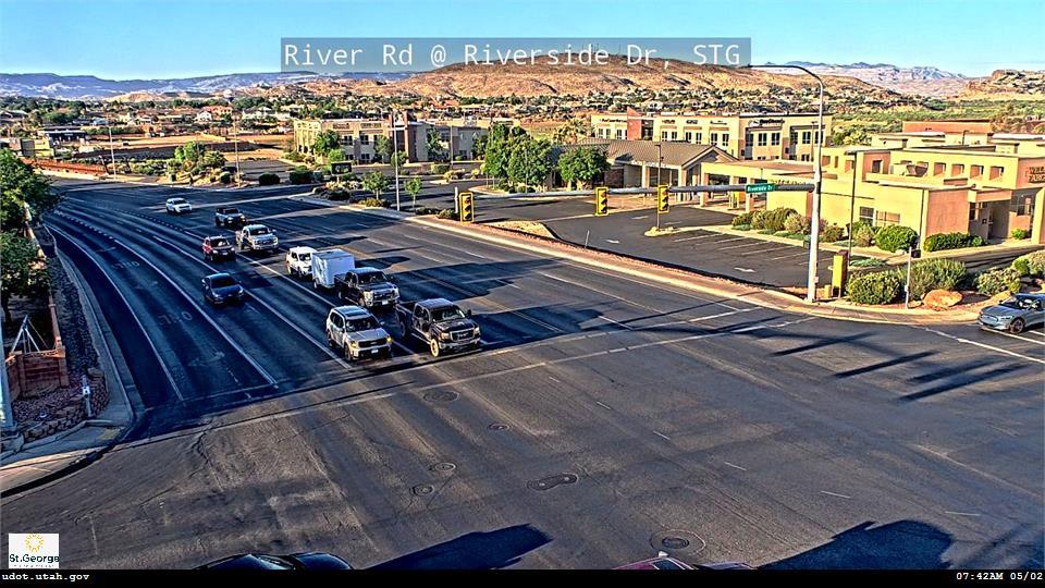 Traffic Cam River Rd @ Riverside Dr STG