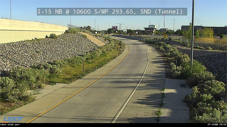 Traffic Cam I-15 NB @ 10600 S SR 151 MP 293.65 SND (Tunnel)