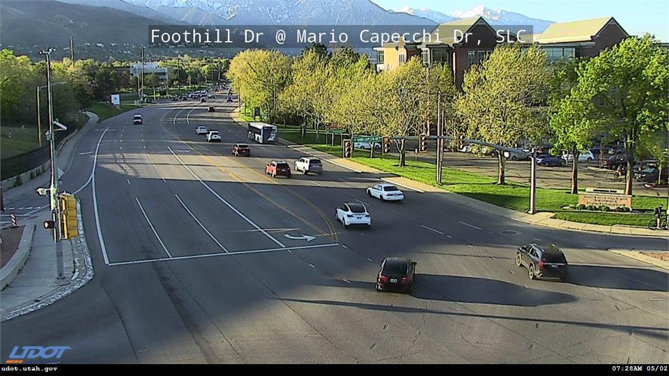 Traffic Cam Foothill Dr Honorary Veterans Blvd SR 186 @ Mario Capecchi Dr SLC