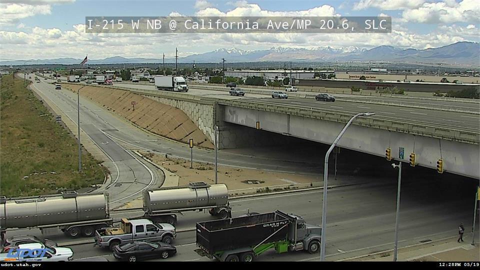 Traffic Cam I-215 W NB @ California Ave 1330 S MP 20.6 SLC