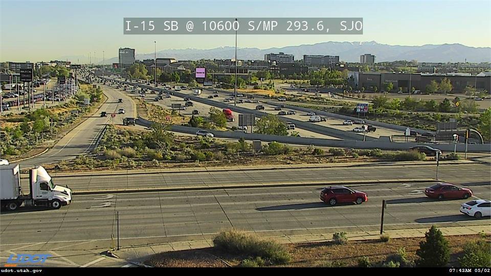 Traffic Cam I-15 SB @ 10600 S South Jordan Pkwy SR 151 MP 293.6 SJO