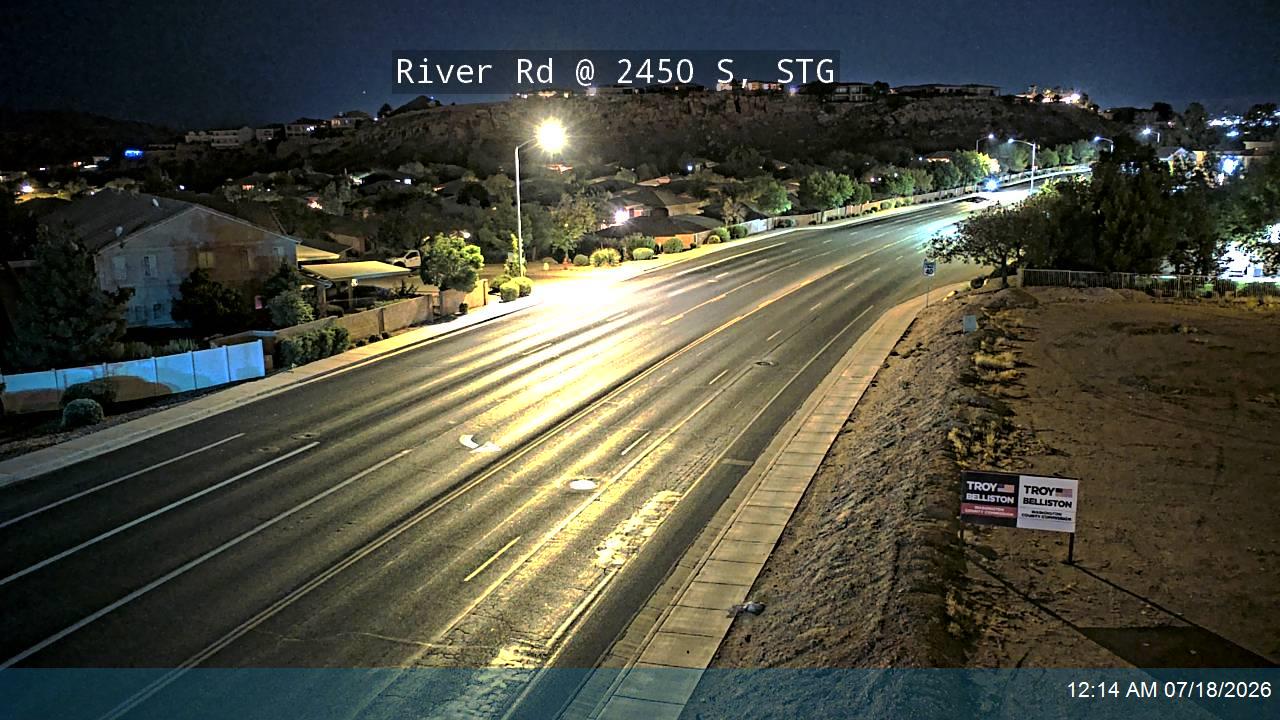 River Rd traffic camera, view north, St. George, Utah