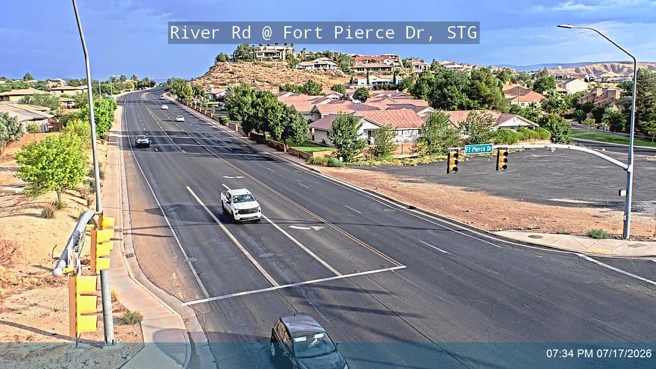 River Rd traffic camera, view south, St. George, Utah