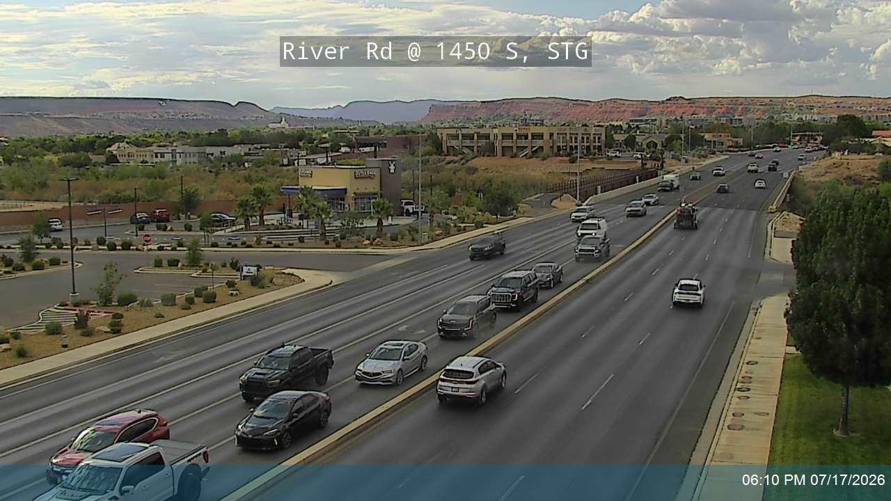 River Rd traffic camera, view north, St. George, Utah