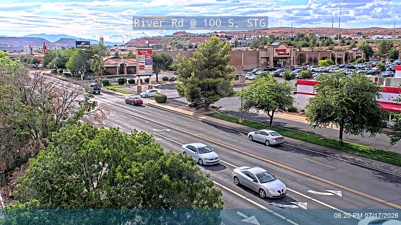 River Rd traffic camera, view north, St. George, Utah