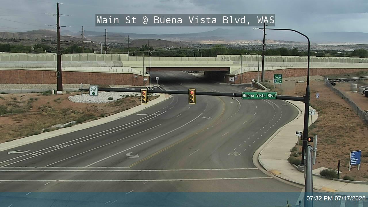 Main St traffic camera, view east, Washington, Utah
