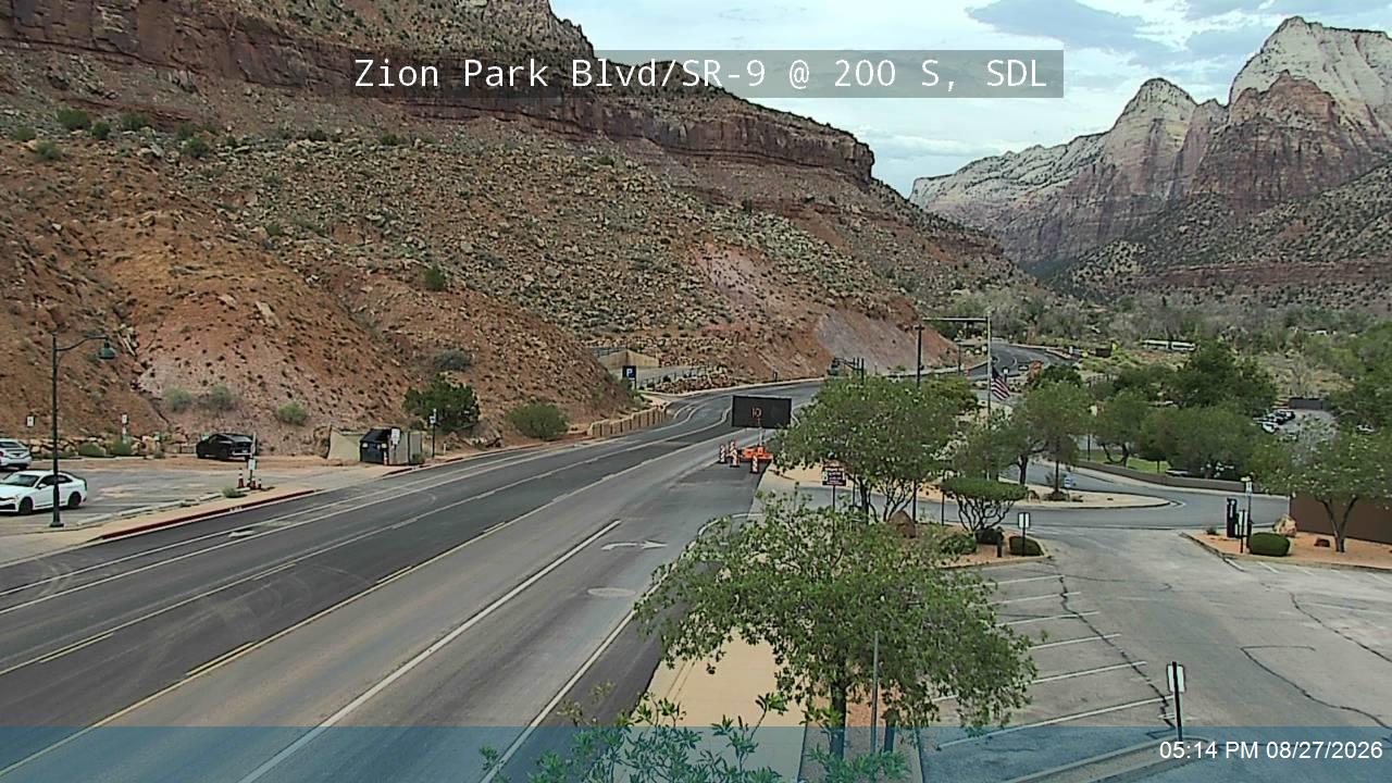 Zion Park Blvd / SR-9 @ 200 S, SDL