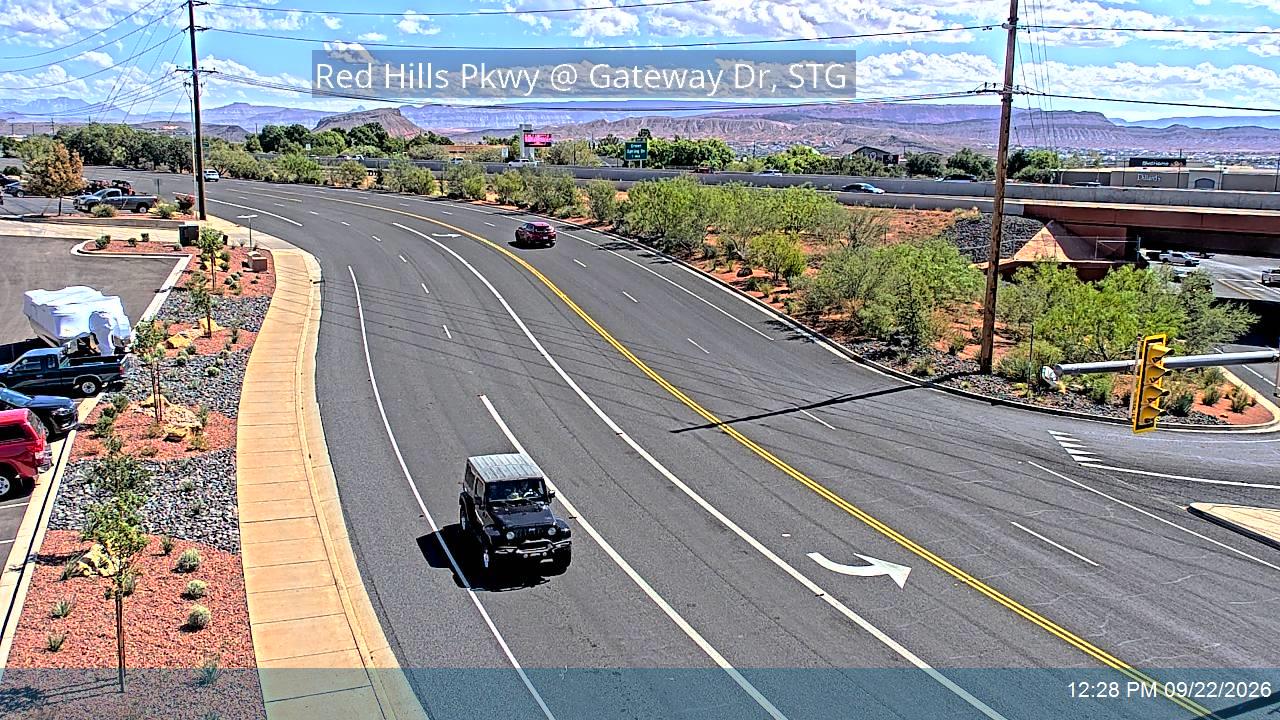 Red Hills Pkwy @ Gateway Dr, STG