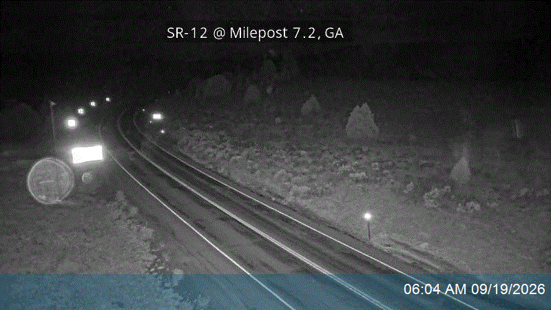 Live UDOT road camera: SR-12 at milepost 7.25, Red Canyon