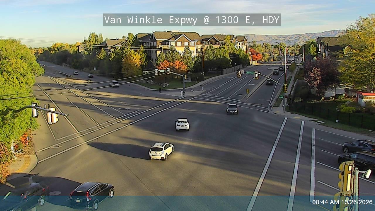Van Winkle Expwy / SR-152 @ 1300 E, HDY