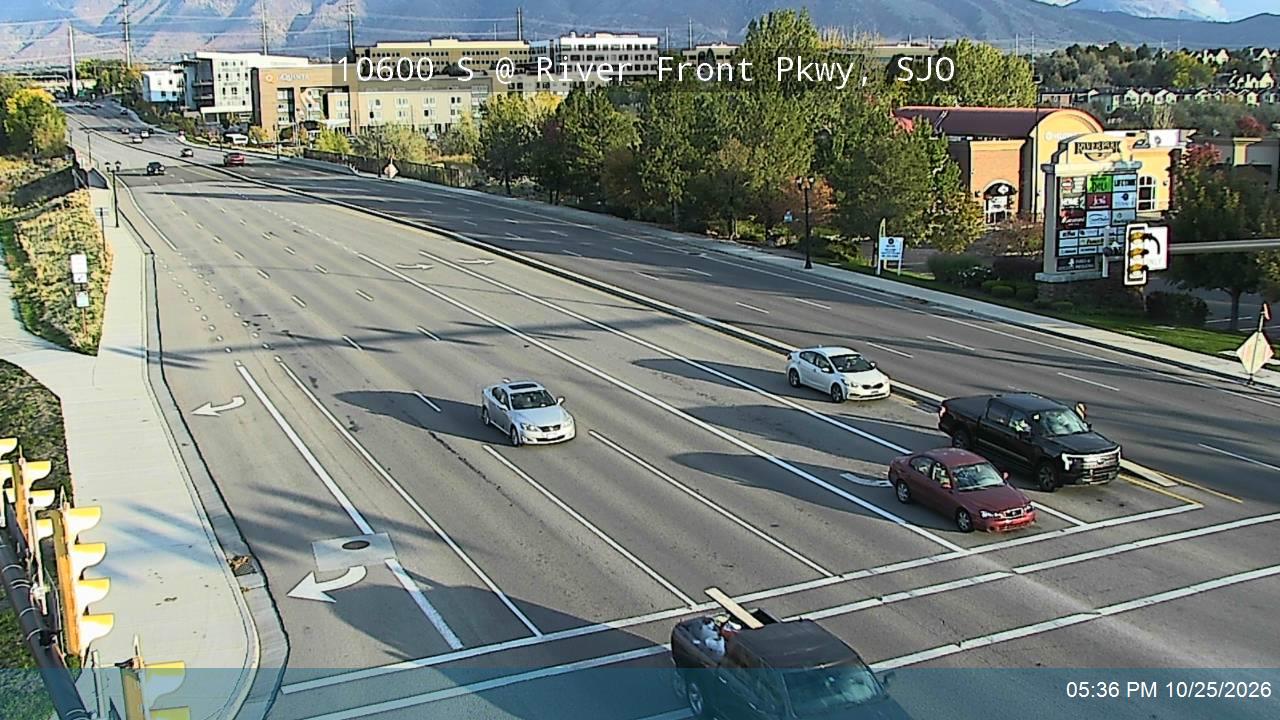 10600 S / South Jordan Pkwy / SR-151 @ River Front Pkwy / 700 W, SJO