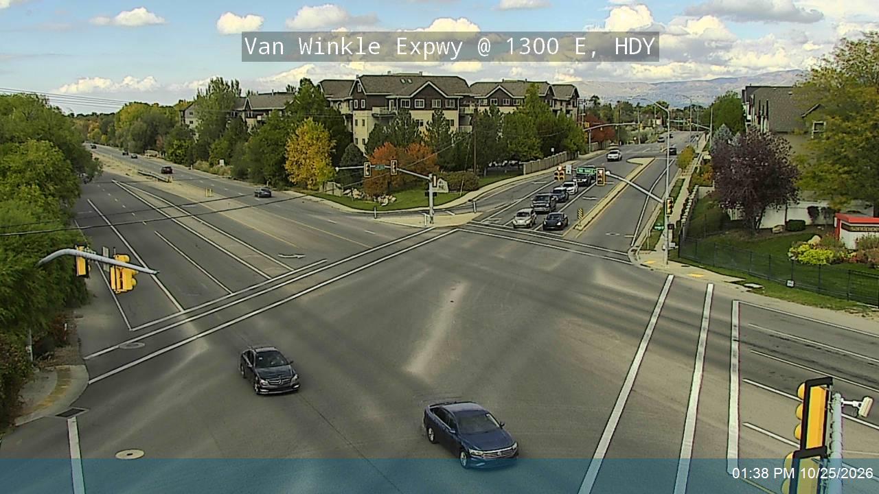 Van Winkle Expwy / SR-152 @ 1300 E, HDY