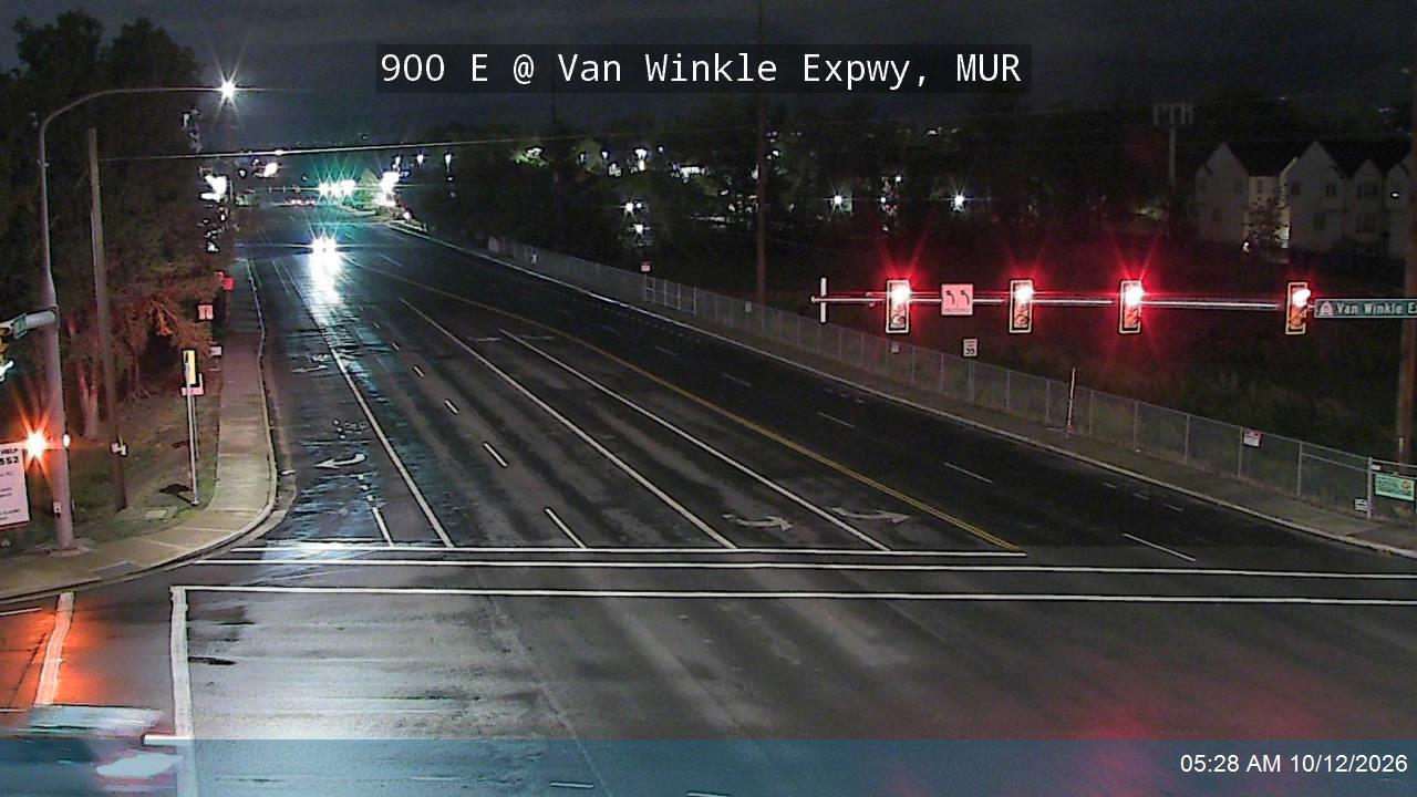 900 E / SR-71 @ Van Winkle Expwy / SR-152, MUR