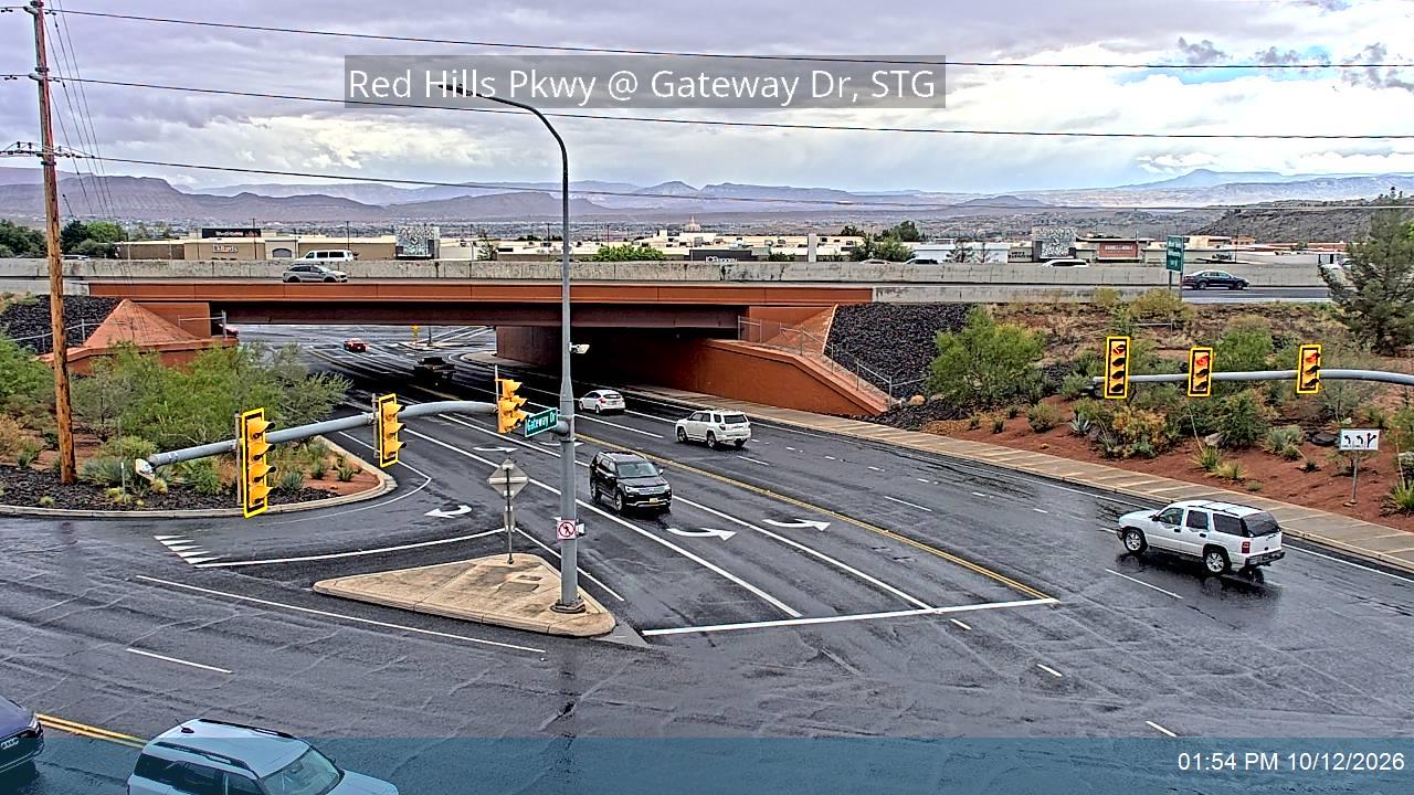 Red Hills Pkwy @ Gateway Dr, STG