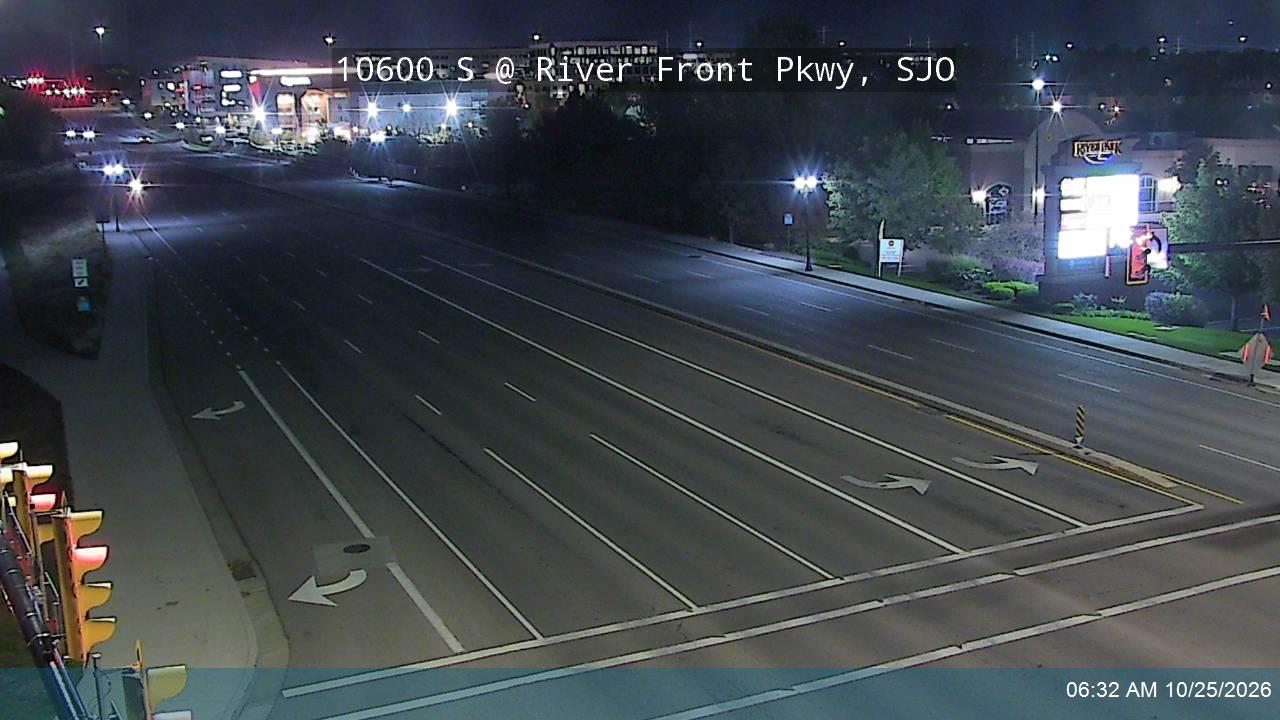 10600 S / South Jordan Pkwy / SR-151 @ River Front Pkwy / 700 W, SJO