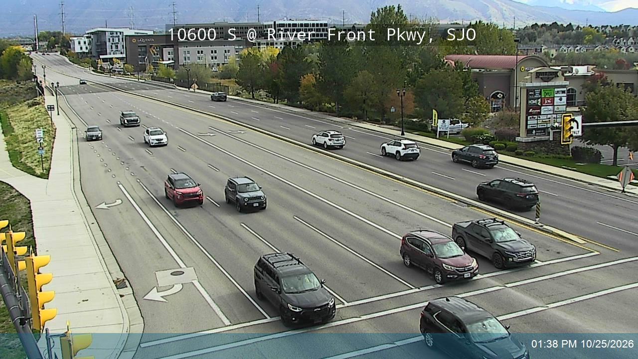 10600 S / South Jordan Pkwy / SR-151 @ River Front Pkwy / 700 W, SJO