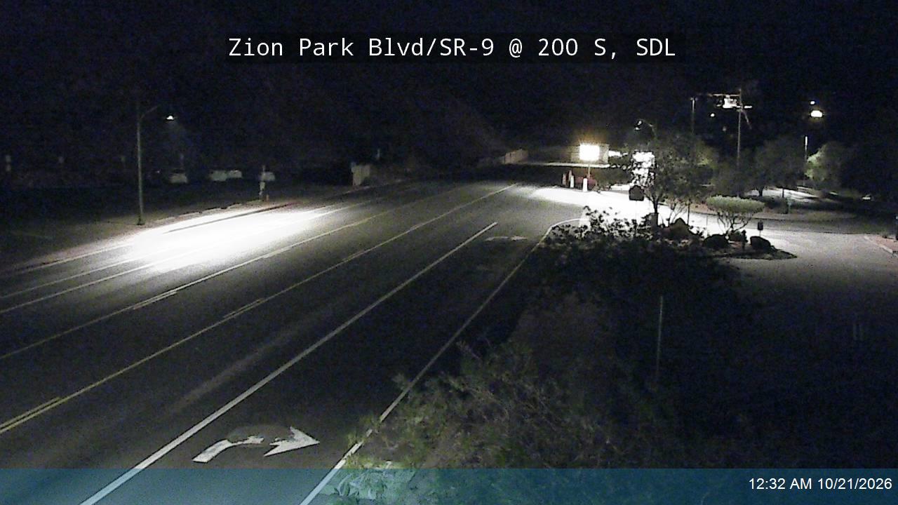 Zion Park Blvd / SR-9 @ 200 S, SDL