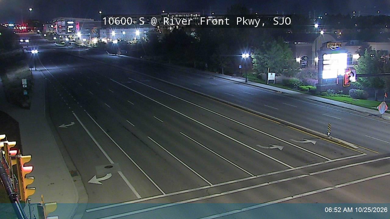 10600 S / South Jordan Pkwy / SR-151 @ River Front Pkwy / 700 W, SJO