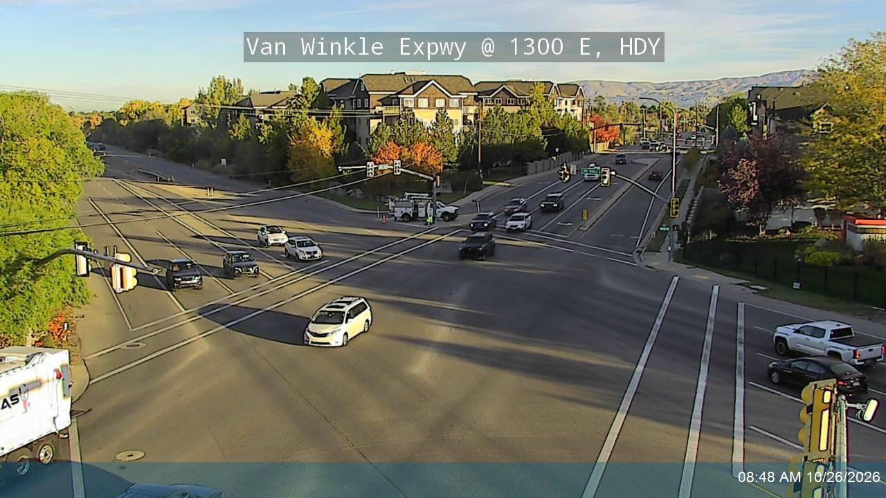 Van Winkle Expwy / SR-152 @ 1300 E, HDY
